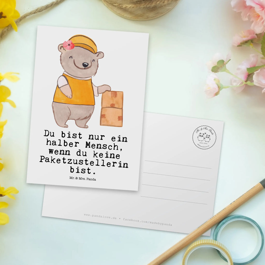 Postkarte Paketzustellerin mit Herz Postkarte, Karte, Geschenkkarte, Grußkarte, Einladung, Ansichtskarte, Geburtstagskarte, Einladungskarte, Dankeskarte, Ansichtskarten, Einladung Geburtstag, Einladungskarten Geburtstag, Beruf, Ausbildung, Jubiläum, Abschied, Rente, Kollege, Kollegin, Geschenk, Schenken, Arbeitskollege, Mitarbeiter, Firma, Danke, Dankeschön, Paketzustellerin, Paketbotin, Zustellservice Pakete