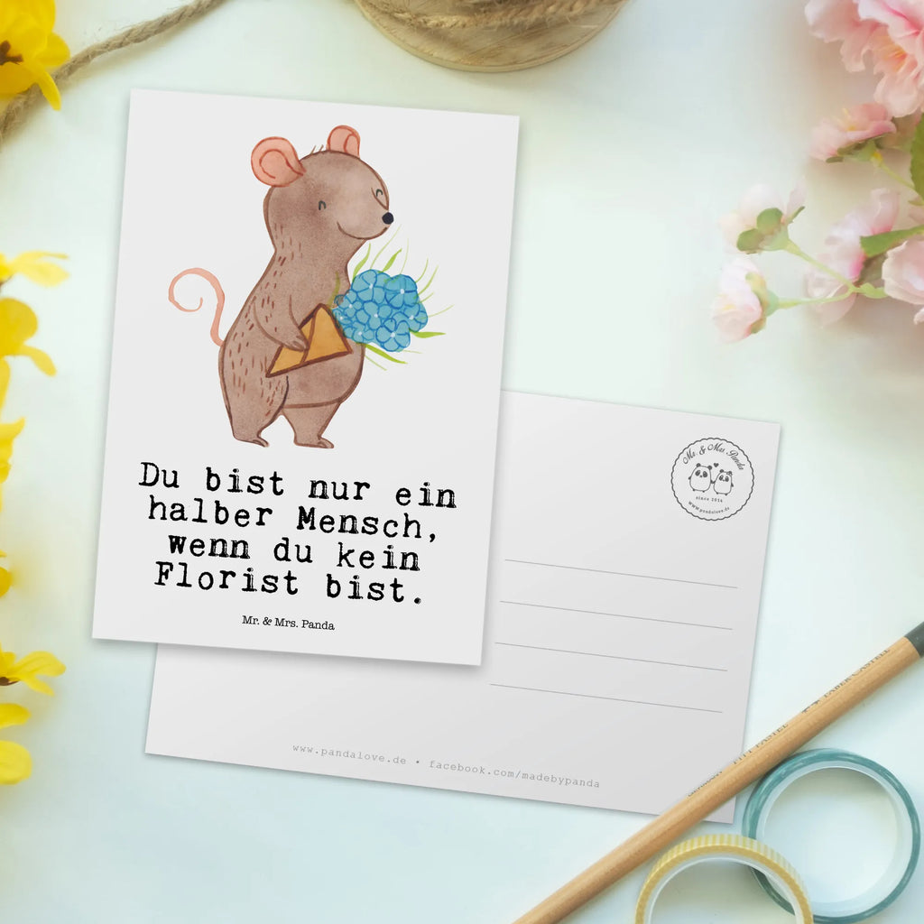 Postkarte Florist mit Herz Postkarte, Karte, Geschenkkarte, Grußkarte, Einladung, Ansichtskarte, Geburtstagskarte, Einladungskarte, Dankeskarte, Ansichtskarten, Einladung Geburtstag, Einladungskarten Geburtstag, Beruf, Ausbildung, Jubiläum, Abschied, Rente, Kollege, Kollegin, Geschenk, Schenken, Arbeitskollege, Mitarbeiter, Firma, Danke, Dankeschön, Blumenhändler, Florist, Blumenlanden, Blumenprofi