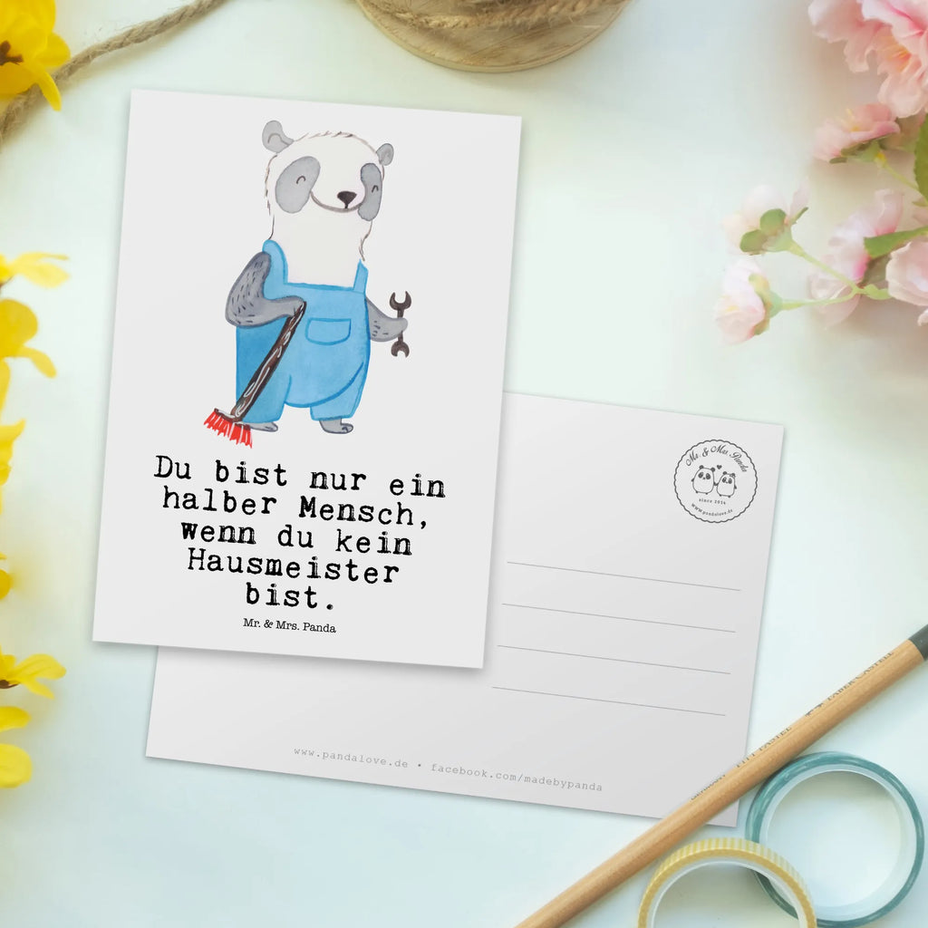 Postkarte Hausmeister mit Herz Postkarte, Karte, Geschenkkarte, Grußkarte, Einladung, Ansichtskarte, Geburtstagskarte, Einladungskarte, Dankeskarte, Ansichtskarten, Einladung Geburtstag, Einladungskarten Geburtstag, Beruf, Ausbildung, Jubiläum, Abschied, Rente, Kollege, Kollegin, Geschenk, Schenken, Arbeitskollege, Mitarbeiter, Firma, Danke, Dankeschön, Hausmeister, Concierge, Hausverwalter, Facility Manager