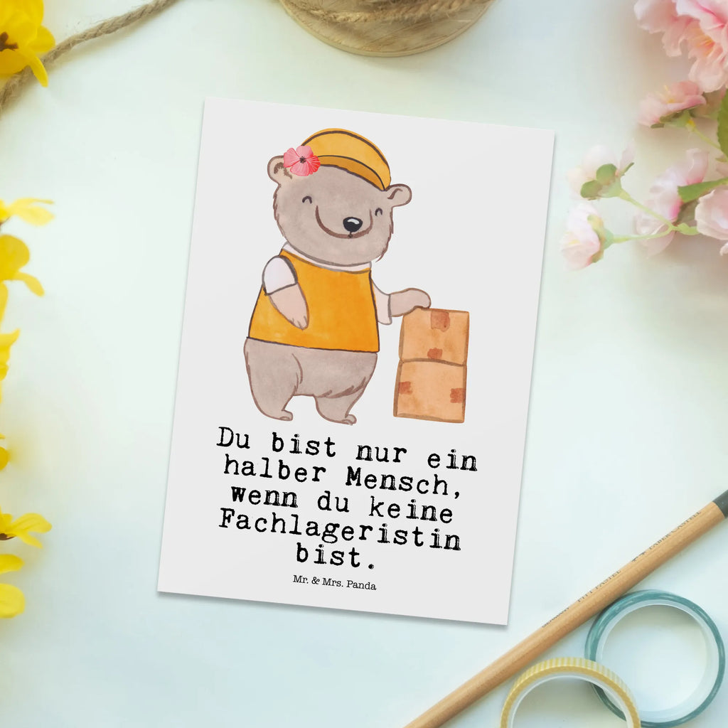 Postkarte Fachlageristin mit Herz Postkarte, Karte, Geschenkkarte, Grußkarte, Einladung, Ansichtskarte, Geburtstagskarte, Einladungskarte, Dankeskarte, Ansichtskarten, Einladung Geburtstag, Einladungskarten Geburtstag, Beruf, Ausbildung, Jubiläum, Abschied, Rente, Kollege, Kollegin, Geschenk, Schenken, Arbeitskollege, Mitarbeiter, Firma, Danke, Dankeschön, Lagerarbeiterin, Fachlageristin, Lageristin, Lagerverwalterin