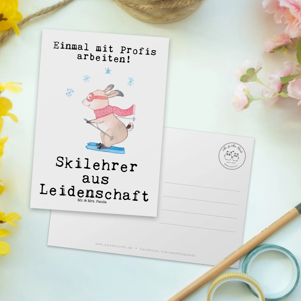 Postkarte Skilehrer aus Leidenschaft Postkarte, Karte, Geschenkkarte, Grußkarte, Einladung, Ansichtskarte, Geburtstagskarte, Einladungskarte, Dankeskarte, Ansichtskarten, Einladung Geburtstag, Einladungskarten Geburtstag, Beruf, Ausbildung, Jubiläum, Abschied, Rente, Kollege, Kollegin, Geschenk, Schenken, Arbeitskollege, Mitarbeiter, Firma, Danke, Dankeschön