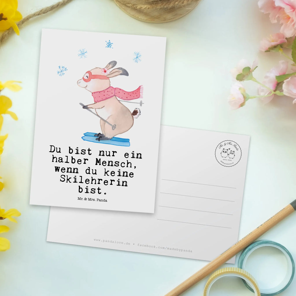 Postkarte Skilehrerin mit Herz Postkarte, Karte, Geschenkkarte, Grußkarte, Einladung, Ansichtskarte, Geburtstagskarte, Einladungskarte, Dankeskarte, Ansichtskarten, Einladung Geburtstag, Einladungskarten Geburtstag, Beruf, Ausbildung, Jubiläum, Abschied, Rente, Kollege, Kollegin, Geschenk, Schenken, Arbeitskollege, Mitarbeiter, Firma, Danke, Dankeschön