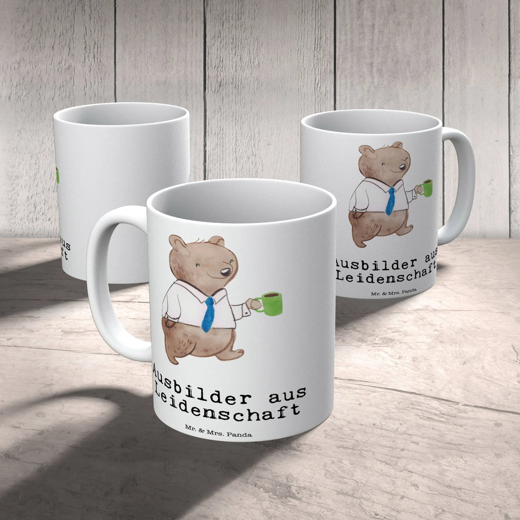 Tasse Ausbilder aus Leidenschaft Tasse, Kaffeetasse, Teetasse, Becher, Kaffeebecher, Teebecher, Keramiktasse, Porzellantasse, Büro Tasse, Geschenk Tasse, Tasse Sprüche, Tasse Motive, Kaffeetassen, Tasse bedrucken, Designer Tasse, Cappuccino Tassen, Schöne Teetassen, Beruf, Ausbildung, Jubiläum, Abschied, Rente, Kollege, Kollegin, Geschenk, Schenken, Arbeitskollege, Mitarbeiter, Firma, Danke, Dankeschön, Ausbilder, Tutor, Ausbilderprüfung