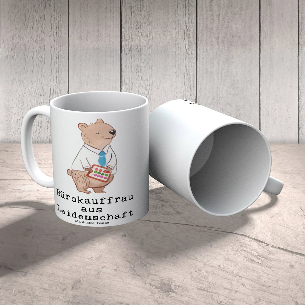 Tasse Bürokauffrau aus Leidenschaft Tasse, Kaffeetasse, Teetasse, Becher, Kaffeebecher, Teebecher, Keramiktasse, Porzellantasse, Büro Tasse, Geschenk Tasse, Tasse Sprüche, Tasse Motive, Kaffeetassen, Tasse bedrucken, Designer Tasse, Cappuccino Tassen, Schöne Teetassen, Beruf, Ausbildung, Jubiläum, Abschied, Rente, Kollege, Kollegin, Geschenk, Schenken, Arbeitskollege, Mitarbeiter, Firma, Danke, Dankeschön, Bürokauffrau, Kauffrau für Büromanagement