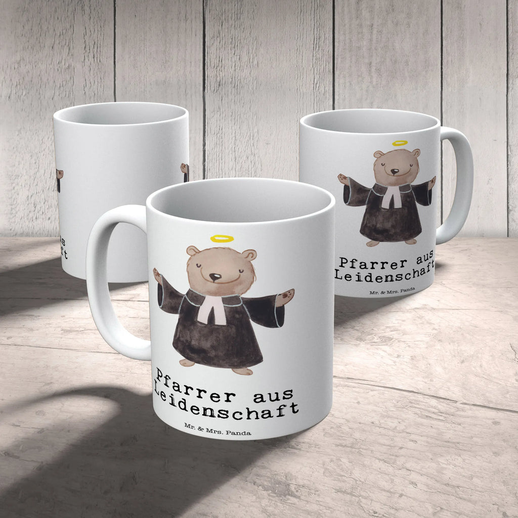 Tasse Pfarrer aus Leidenschaft Tasse, Kaffeetasse, Teetasse, Becher, Kaffeebecher, Teebecher, Keramiktasse, Porzellantasse, Büro Tasse, Geschenk Tasse, Tasse Sprüche, Tasse Motive, Kaffeetassen, Tasse bedrucken, Designer Tasse, Cappuccino Tassen, Schöne Teetassen, Beruf, Ausbildung, Jubiläum, Abschied, Rente, Kollege, Kollegin, Geschenk, Schenken, Arbeitskollege, Mitarbeiter, Firma, Danke, Dankeschön, Pastor, Diener Gottes<br />Geistlicher, Pfarrer, Prediger<br />Priester, Theologe, Kirche