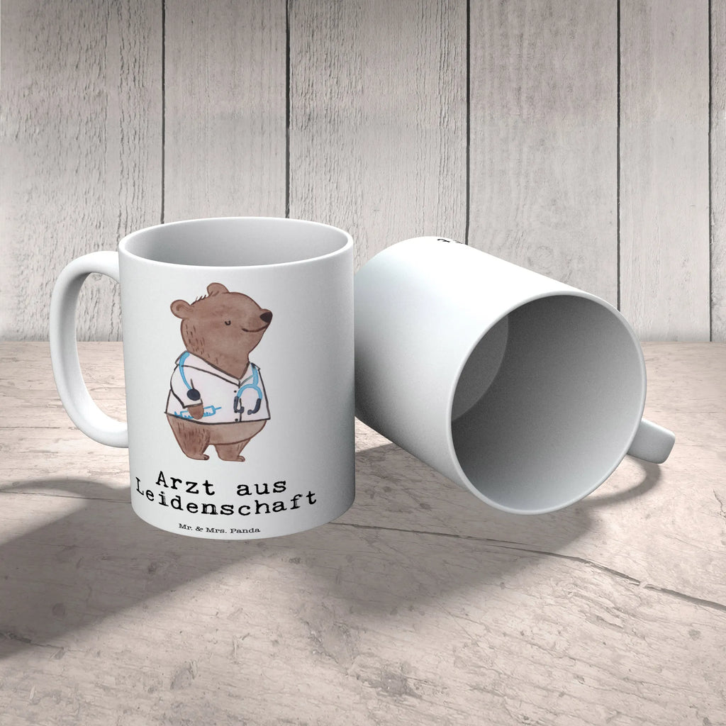 Tasse Arzt aus Leidenschaft Tasse, Kaffeetasse, Teetasse, Becher, Kaffeebecher, Teebecher, Keramiktasse, Porzellantasse, Büro Tasse, Geschenk Tasse, Tasse Sprüche, Tasse Motive, Kaffeetassen, Tasse bedrucken, Designer Tasse, Cappuccino Tassen, Schöne Teetassen, Beruf, Ausbildung, Jubiläum, Abschied, Rente, Kollege, Kollegin, Geschenk, Schenken, Arbeitskollege, Mitarbeiter, Firma, Danke, Dankeschön, Arzt, Hausarzt, Mediziner, Doktor, Medizinstudium, Doktortitel, Arztpraxis