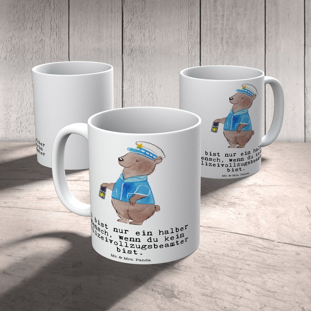 Tasse Polizeivollzugsbeamter mit Herz Tasse, Kaffeetasse, Teetasse, Becher, Kaffeebecher, Teebecher, Keramiktasse, Porzellantasse, Büro Tasse, Geschenk Tasse, Tasse Sprüche, Tasse Motive, Kaffeetassen, Tasse bedrucken, Designer Tasse, Cappuccino Tassen, Schöne Teetassen, Beruf, Ausbildung, Jubiläum, Abschied, Rente, Kollege, Kollegin, Geschenk, Schenken, Arbeitskollege, Mitarbeiter, Firma, Danke, Dankeschön, Polizeivollzugsbeamter, Polizist, Polizei