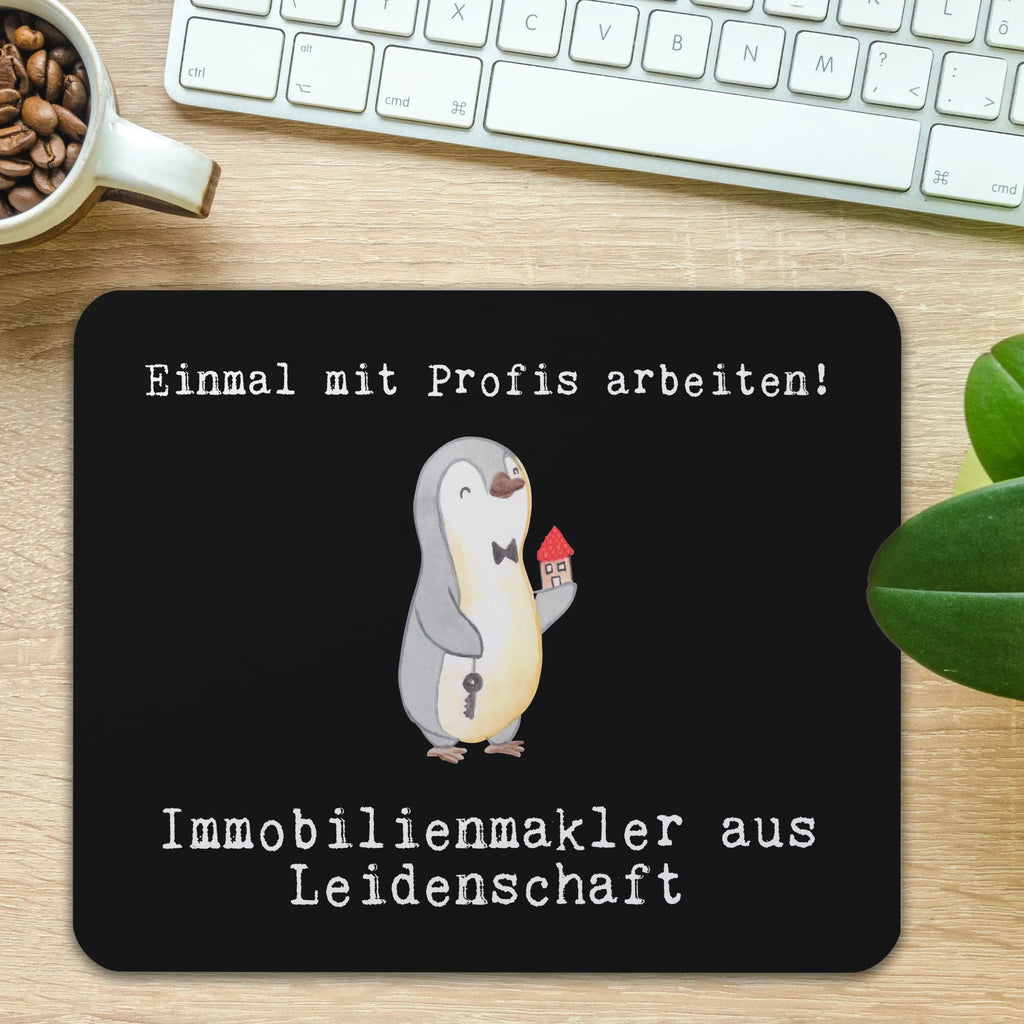 Mauspad Immobilienmakler aus Leidenschaft Mousepad, Computer zubehör, Büroausstattung, PC Zubehör, Arbeitszimmer, Mauspad, Einzigartiges Mauspad, Designer Mauspad, Mausunterlage, Mauspad Büro, Beruf, Ausbildung, Jubiläum, Abschied, Rente, Kollege, Kollegin, Geschenk, Schenken, Arbeitskollege, Mitarbeiter, Firma, Danke, Dankeschön, Immobilienmakler, Immobilienhändler, Immobilienkaufmann, Immobilienbüro