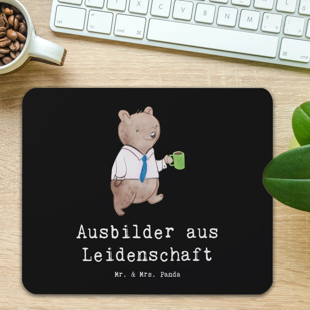 Mauspad Ausbilder aus Leidenschaft Mousepad, Computer zubehör, Büroausstattung, PC Zubehör, Arbeitszimmer, Mauspad, Einzigartiges Mauspad, Designer Mauspad, Mausunterlage, Mauspad Büro, Beruf, Ausbildung, Jubiläum, Abschied, Rente, Kollege, Kollegin, Geschenk, Schenken, Arbeitskollege, Mitarbeiter, Firma, Danke, Dankeschön, Ausbilder, Tutor, Ausbilderprüfung