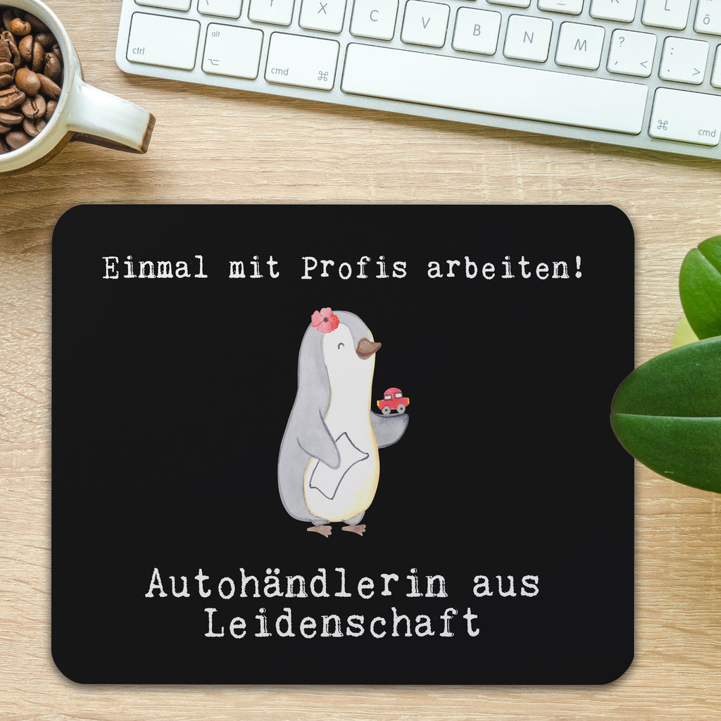 Mauspad Autohändlerin aus Leidenschaft Mousepad, Computer zubehör, Büroausstattung, PC Zubehör, Arbeitszimmer, Mauspad, Einzigartiges Mauspad, Designer Mauspad, Mausunterlage, Mauspad Büro, Beruf, Ausbildung, Jubiläum, Abschied, Rente, Kollege, Kollegin, Geschenk, Schenken, Arbeitskollege, Mitarbeiter, Firma, Danke, Dankeschön, Autohändlerin, Eröffnung Autohaus, Autohandel, Gebrauchtwagenhändlerin, Autoverkäuferin