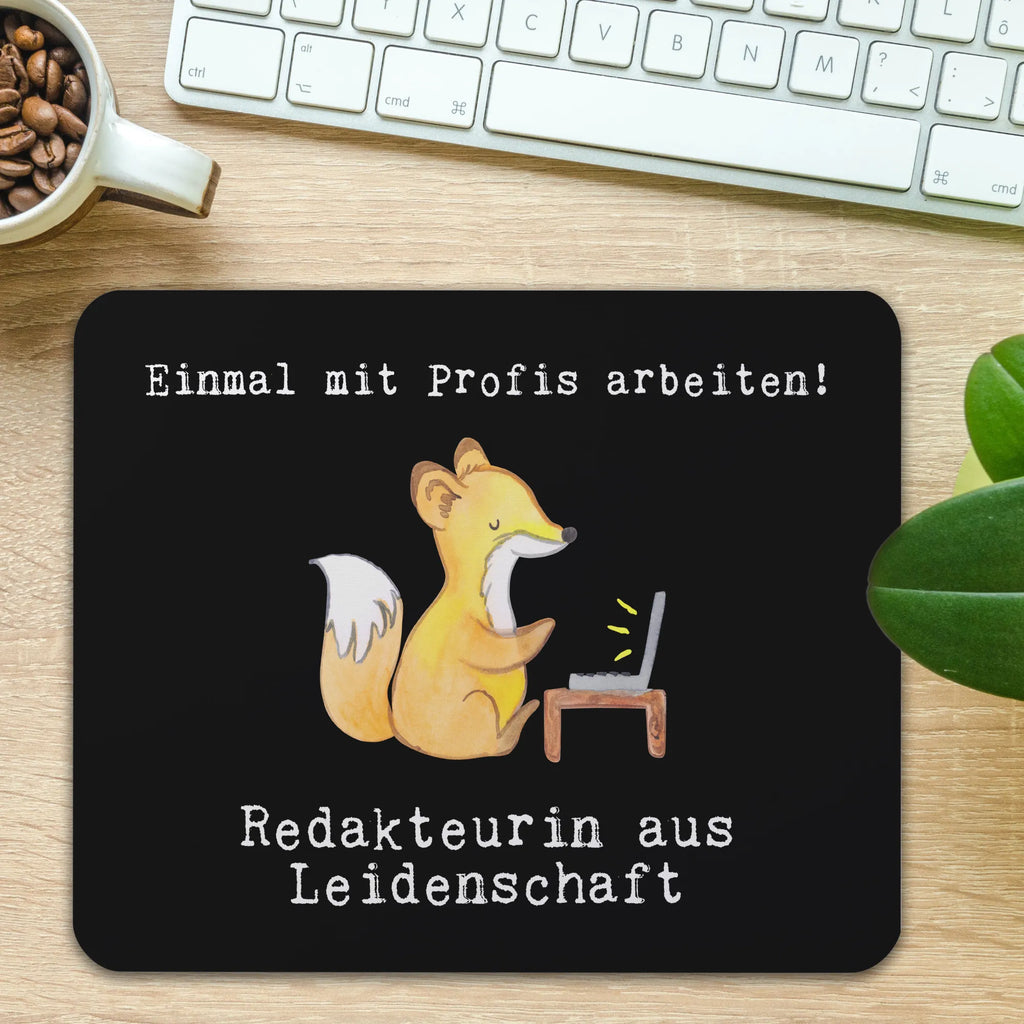 Mauspad Redakteurin aus Leidenschaft Mousepad, Computer zubehör, Büroausstattung, PC Zubehör, Arbeitszimmer, Mauspad, Einzigartiges Mauspad, Designer Mauspad, Mausunterlage, Mauspad Büro, Beruf, Ausbildung, Jubiläum, Abschied, Rente, Kollege, Kollegin, Geschenk, Schenken, Arbeitskollege, Mitarbeiter, Firma, Danke, Dankeschön, Online, Redakteurin, Referentin, Journalistin