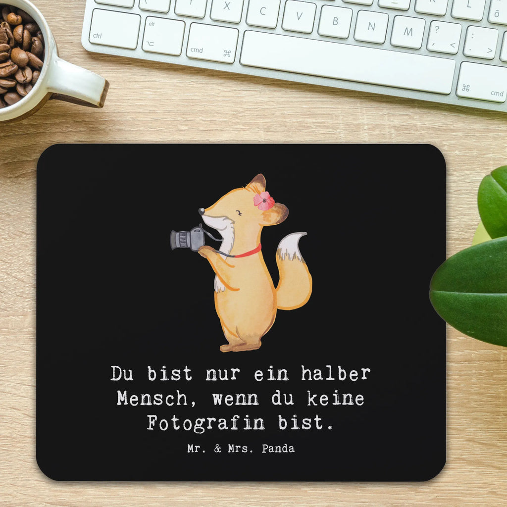 Mauspad Fotografin mit Herz Mousepad, Computer zubehör, Büroausstattung, PC Zubehör, Arbeitszimmer, Mauspad, Einzigartiges Mauspad, Designer Mauspad, Mausunterlage, Mauspad Büro, Beruf, Ausbildung, Jubiläum, Abschied, Rente, Kollege, Kollegin, Geschenk, Schenken, Arbeitskollege, Mitarbeiter, Firma, Danke, Dankeschön, Fotografin, Fotoreporterin, Hobbyfotografin, Hochzeitsfotografin, Fotografie, Profi Fotografin