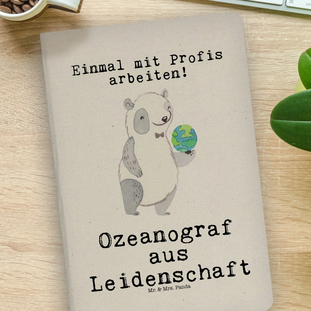 DIN A6 Baumwoll Notizbuch Ozeanograf aus Leidenschaft Notizen, Eintragebuch, Tagebuch, Notizblock, Adressbuch, Journal, Kladde, Skizzenbuch, Notizheft, Schreibbuch, Schreibheft, Beruf, Ausbildung, Jubiläum, Abschied, Rente, Kollege, Kollegin, Geschenk, Schenken, Arbeitskollege, Mitarbeiter, Firma, Danke, Dankeschön, Ozeanograf, Meeresbiologe, Meereskundler, Naturwissenschaftler, Meeresforscher, maritime Forschung, Studium