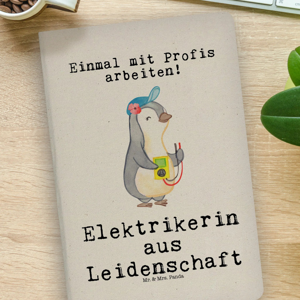 DIN A6 Baumwoll Notizbuch Elektrikerin aus Leidenschaft Notizen, Eintragebuch, Tagebuch, Notizblock, Adressbuch, Journal, Kladde, Skizzenbuch, Notizheft, Schreibbuch, Schreibheft, Beruf, Ausbildung, Jubiläum, Abschied, Rente, Kollege, Kollegin, Geschenk, Schenken, Arbeitskollege, Mitarbeiter, Firma, Danke, Dankeschön, Elektrikerin, Elektronmonteurin, Elektrotechnikerin, Elektroinstallateurin, Elektromeisterin, Gesellenprüfung