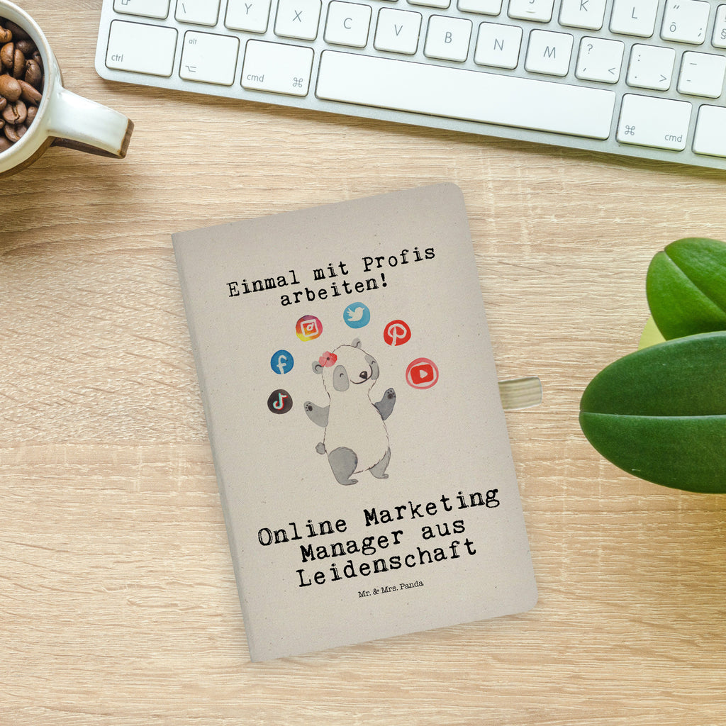 DIN A6 Baumwoll Notizbuch Online Marketing Manager aus Leidenschaft Notizen, Eintragebuch, Tagebuch, Notizblock, Adressbuch, Journal, Kladde, Skizzenbuch, Notizheft, Schreibbuch, Schreibheft, Beruf, Ausbildung, Jubiläum, Abschied, Rente, Kollege, Kollegin, Geschenk, Schenken, Arbeitskollege, Mitarbeiter, Firma, Danke, Dankeschön, Online Marketing, Manager, Marketingmanager, Influencer Marketing, Digital Marketing