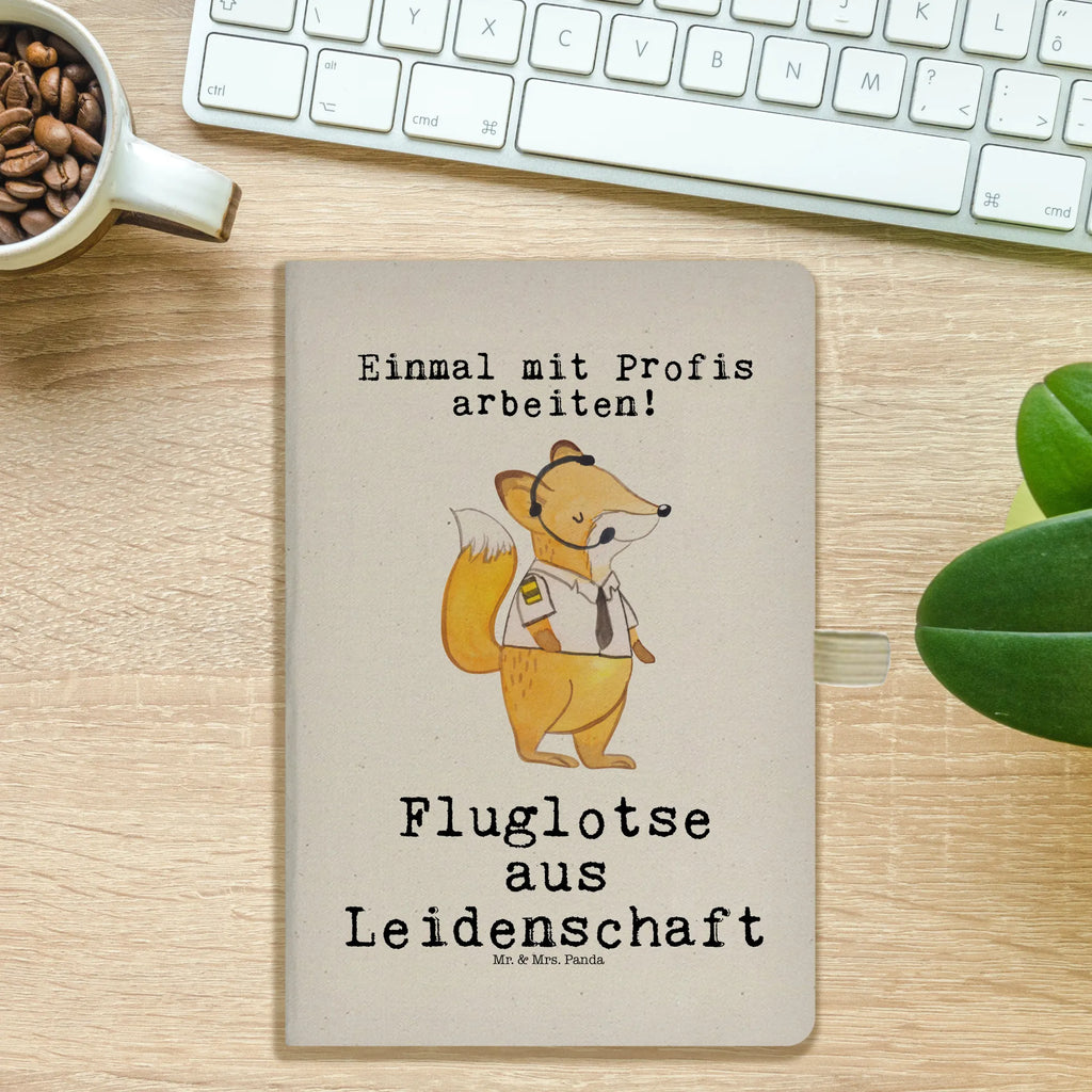 Baumwoll Notizbuch Fluglotse aus Leidenschaft Notizen, Eintragebuch, Tagebuch, Notizblock, Adressbuch, Journal, Kladde, Skizzenbuch, Notizheft, Schreibbuch, Schreibheft, Beruf, Ausbildung, Jubiläum, Abschied, Rente, Kollege, Kollegin, Geschenk, Schenken, Arbeitskollege, Mitarbeiter, Firma, Danke, Dankeschön, Fluglotse, Flugverkehrsleiter, Luftfahrtpersonal, Flugsicherung