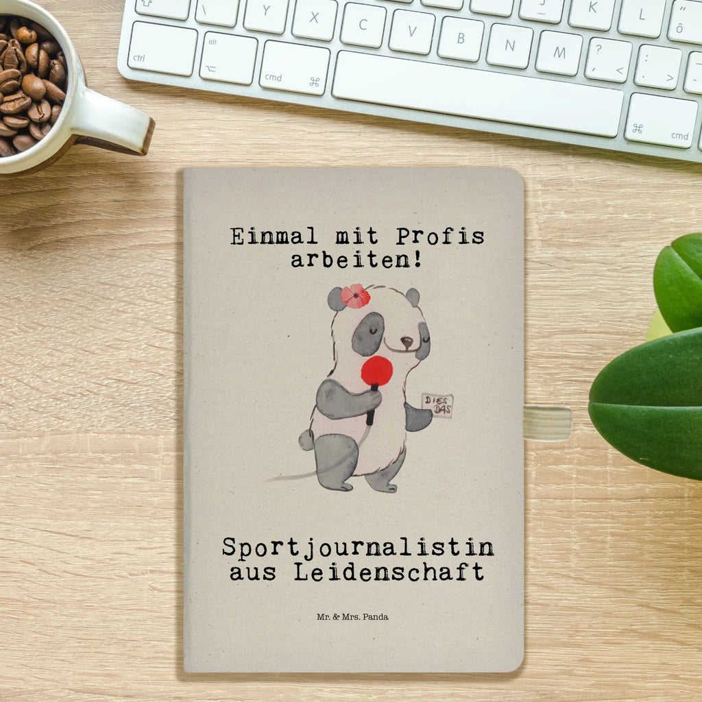 Baumwoll Notizbuch Sportjournalistin aus Leidenschaft Notizen, Eintragebuch, Tagebuch, Notizblock, Adressbuch, Journal, Kladde, Skizzenbuch, Notizheft, Schreibbuch, Schreibheft, Beruf, Ausbildung, Jubiläum, Abschied, Rente, Kollege, Kollegin, Geschenk, Schenken, Arbeitskollege, Mitarbeiter, Firma, Danke, Dankeschön, Sportjournalistin, Journalistin, Reporterin, Redakteurin, Pressebüro, Studium