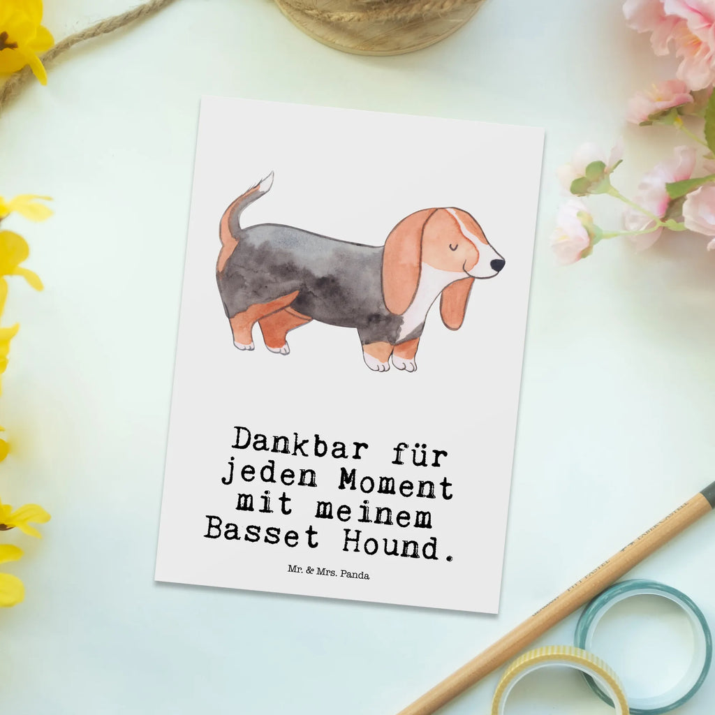 Postkarte Basset Hound Moment Postkarte, Karte, Geschenkkarte, Grußkarte, Einladung, Ansichtskarte, Geburtstagskarte, Einladungskarte, Dankeskarte, Ansichtskarten, Einladung Geburtstag, Einladungskarten Geburtstag, Hund, Hunderasse, Rassehund, Hundebesitzer, Geschenk, Tierfreund, Schenken, Welpe, Basset Hound, Basset