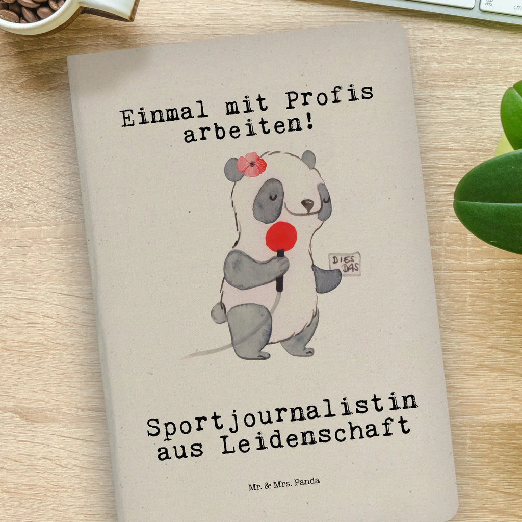 Baumwoll Notizbuch Sportjournalistin aus Leidenschaft Notizen, Eintragebuch, Tagebuch, Notizblock, Adressbuch, Journal, Kladde, Skizzenbuch, Notizheft, Schreibbuch, Schreibheft, Beruf, Ausbildung, Jubiläum, Abschied, Rente, Kollege, Kollegin, Geschenk, Schenken, Arbeitskollege, Mitarbeiter, Firma, Danke, Dankeschön, Sportjournalistin, Journalistin, Reporterin, Redakteurin, Pressebüro, Studium