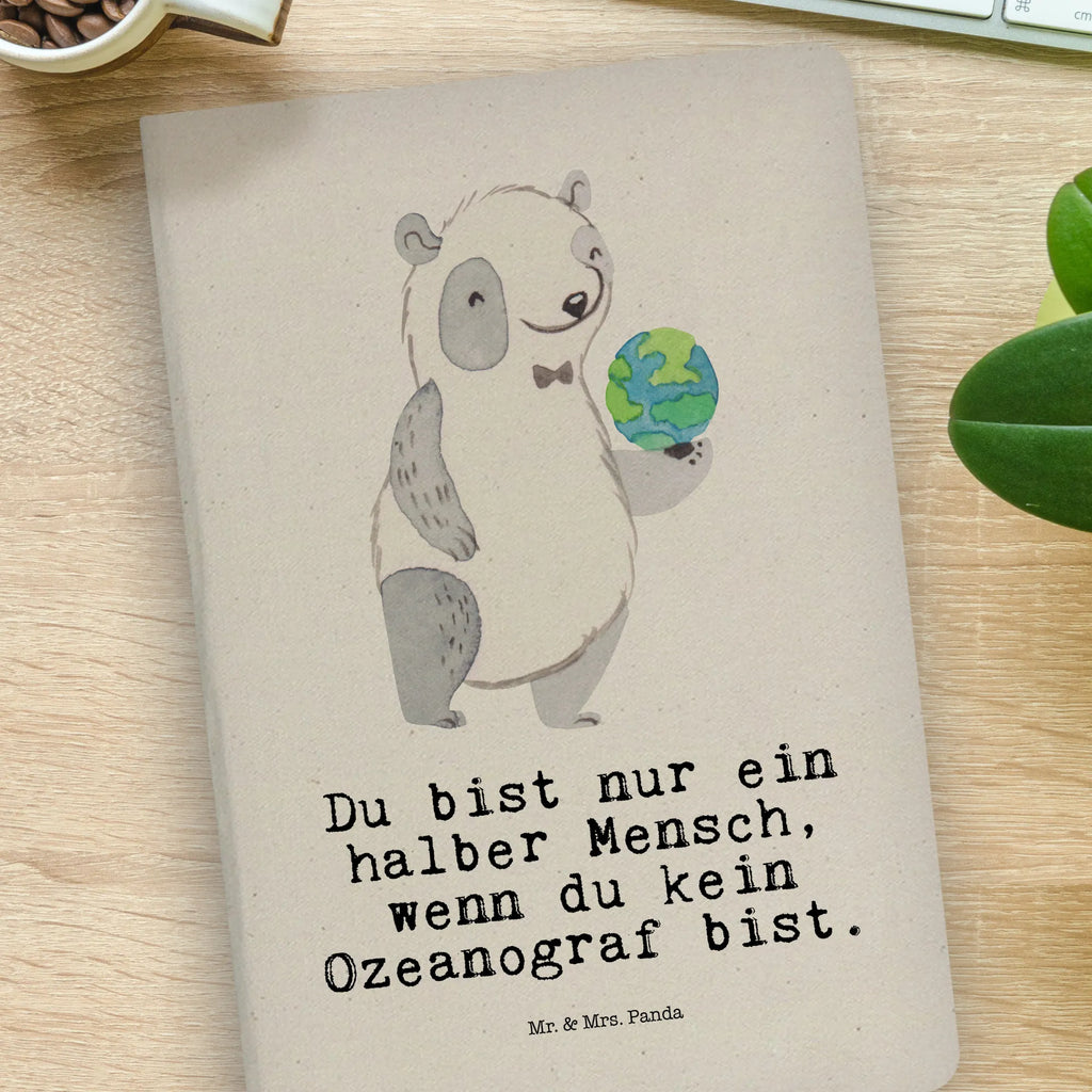 Baumwoll Notizbuch Ozeanograf mit Herz Notizen, Eintragebuch, Tagebuch, Notizblock, Adressbuch, Journal, Kladde, Skizzenbuch, Notizheft, Schreibbuch, Schreibheft, Beruf, Ausbildung, Jubiläum, Abschied, Rente, Kollege, Kollegin, Geschenk, Schenken, Arbeitskollege, Mitarbeiter, Firma, Danke, Dankeschön, Ozeanograf, Meeresbiologe, Meereskundler, Naturwissenschaftler, Meeresforscher, maritime Forschung, Studium