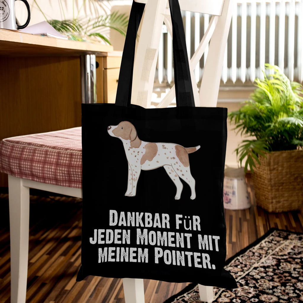 Tragetasche Pointer Moment Beuteltasche, Beutel, Einkaufstasche, Jutebeutel, Stoffbeutel, Tasche, Shopper, Umhängetasche, Strandtasche, Schultertasche, Stofftasche, Tragetasche, Badetasche, Jutetasche, Einkaufstüte, Laptoptasche, Hund, Hunderasse, Rassehund, Hundebesitzer, Geschenk, Tierfreund, Schenken, Welpe, English Pointer, Pointer