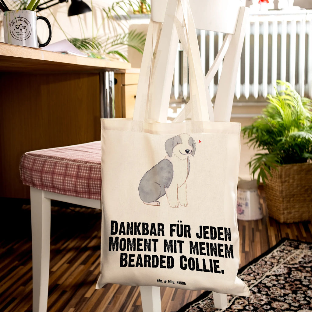 Tragetasche Bearded Collie Moment Beuteltasche, Beutel, Einkaufstasche, Jutebeutel, Stoffbeutel, Tasche, Shopper, Umhängetasche, Strandtasche, Schultertasche, Stofftasche, Tragetasche, Badetasche, Jutetasche, Einkaufstüte, Laptoptasche, Hund, Hunderasse, Rassehund, Hundebesitzer, Geschenk, Tierfreund, Schenken, Welpe, Bearded Collie, britischer Hütehund