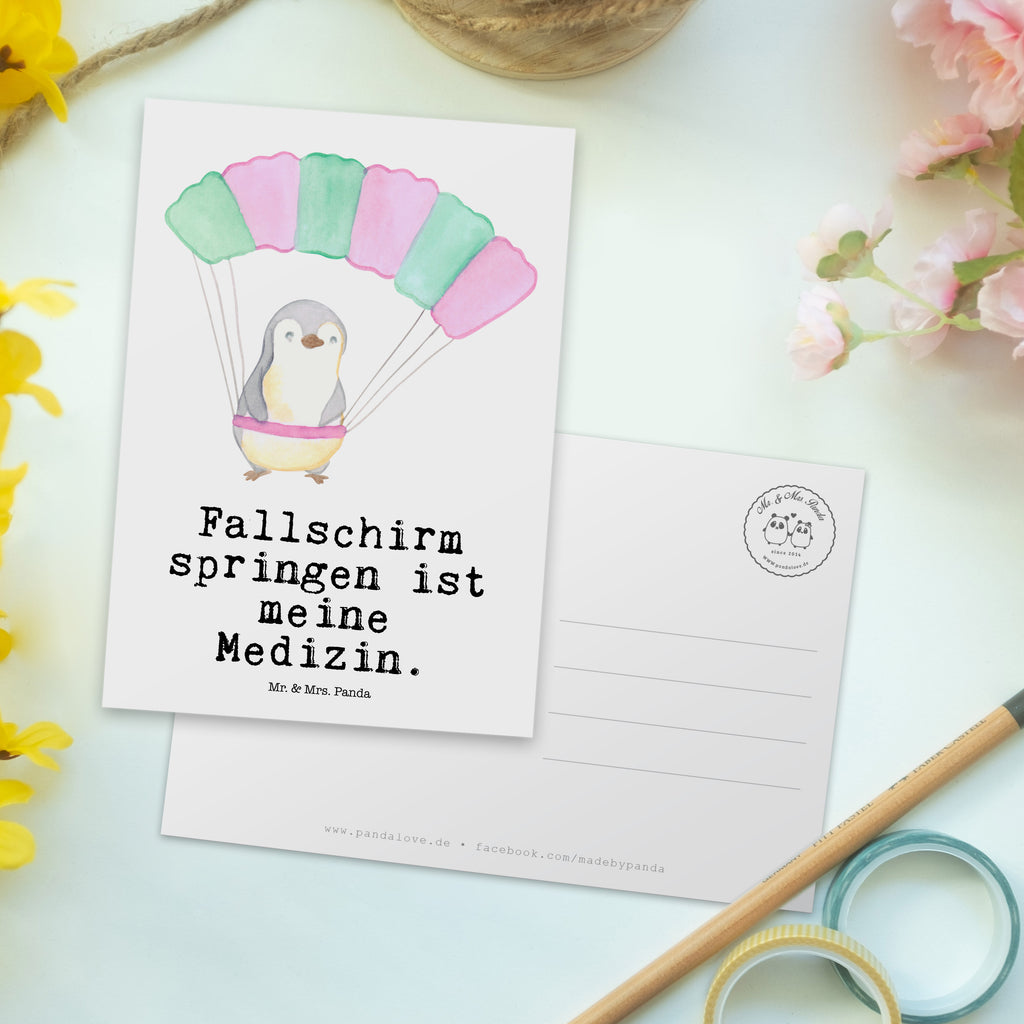 Postkarte Pinguin Fallschirm springen Medizin Postkarte, Karte, Geschenkkarte, Grußkarte, Einladung, Ansichtskarte, Geburtstagskarte, Einladungskarte, Dankeskarte, Ansichtskarten, Einladung Geburtstag, Einladungskarten Geburtstag, Geschenk, Sport, Sportart, Hobby, Schenken, Danke, Dankeschön, Auszeichnung, Gewinn, Sportler, Fallschirmspringen, Skydive, Fallschirmsprung, Tandemsprung, Fallschirmflug, Freifall, Erlebnisgeschenk, Adrenalinkick, Extreme Sport, Luftakrobatik, Adrenalinrausch, Parachute Jumping