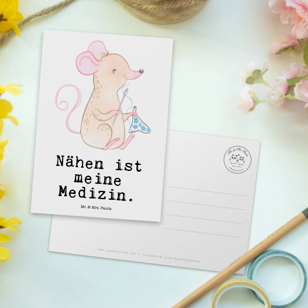 Postkarte Maus Nähen Postkarte, Karte, Geschenkkarte, Grußkarte, Einladung, Ansichtskarte, Geburtstagskarte, Einladungskarte, Dankeskarte, Ansichtskarten, Einladung Geburtstag, Einladungskarten Geburtstag, Geschenk, Sport, Sportart, Hobby, Schenken, Danke, Dankeschön, Auszeichnung, Gewinn, Sportler, Nähen, kreatives Hobby, Nähkurs, Nähmaschine, DIY, Nähprojekte