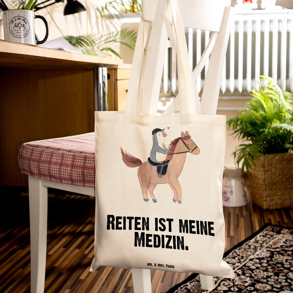 Tragetasche Pferd Reiten Beuteltasche, Beutel, Einkaufstasche, Jutebeutel, Stoffbeutel, Tasche, Shopper, Umhängetasche, Strandtasche, Schultertasche, Stofftasche, Tragetasche, Badetasche, Jutetasche, Einkaufstüte, Laptoptasche, Geschenk, Sport, Sportart, Hobby, Schenken, Danke, Dankeschön, Auszeichnung, Gewinn, Sportler, Reiten, Reitsport, Reitverein, Reitstall, Pferde, Pferdereiten, Reittherapie, Therapeutisches Reiten, Reiter Therapie, Pferdereiten als Medizin