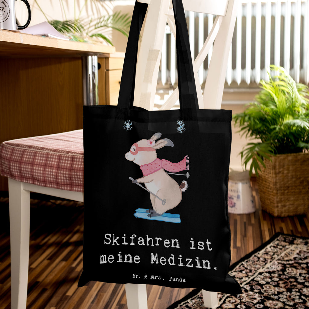 Tragetasche Hase Skifahren Beuteltasche, Beutel, Einkaufstasche, Jutebeutel, Stoffbeutel, Tasche, Shopper, Umhängetasche, Strandtasche, Schultertasche, Stofftasche, Tragetasche, Badetasche, Jutetasche, Einkaufstüte, Laptoptasche, Geschenk, Sport, Sportart, Hobby, Schenken, Danke, Dankeschön, Auszeichnung, Gewinn, Sportler, Ski fahren, Skifahren, Skisport, Skiwettbewerb, Skirennen