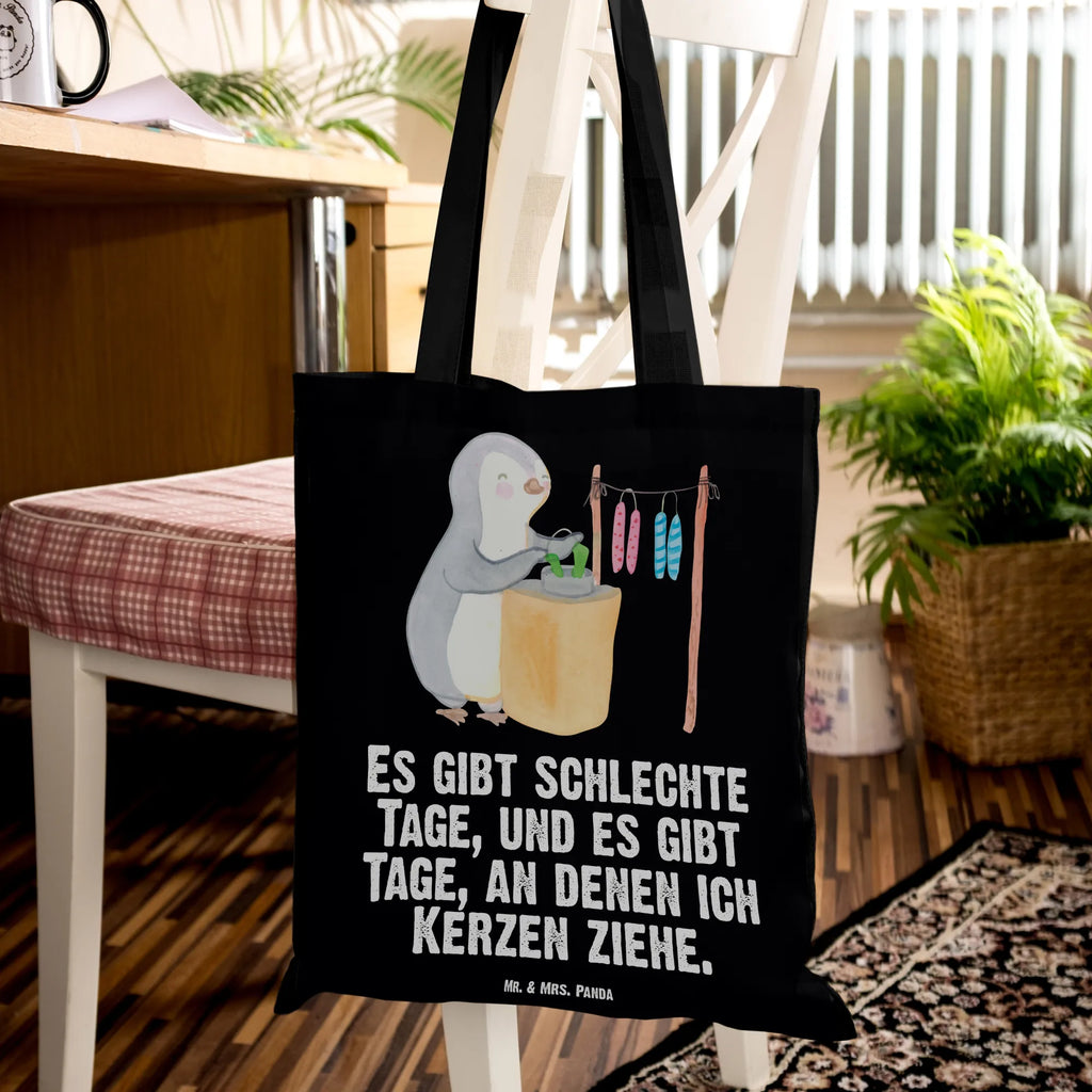 Tragetasche Pinguin Kerzenziehen Beuteltasche, Beutel, Einkaufstasche, Jutebeutel, Stoffbeutel, Tasche, Shopper, Umhängetasche, Strandtasche, Schultertasche, Stofftasche, Tragetasche, Badetasche, Jutetasche, Einkaufstüte, Laptoptasche, Geschenk, Sport, Sportart, Hobby, Schenken, Danke, Dankeschön, Auszeichnung, Gewinn, Sportler, Kerzenziehen, Kerzen ziehen. DIY, Deko basteln