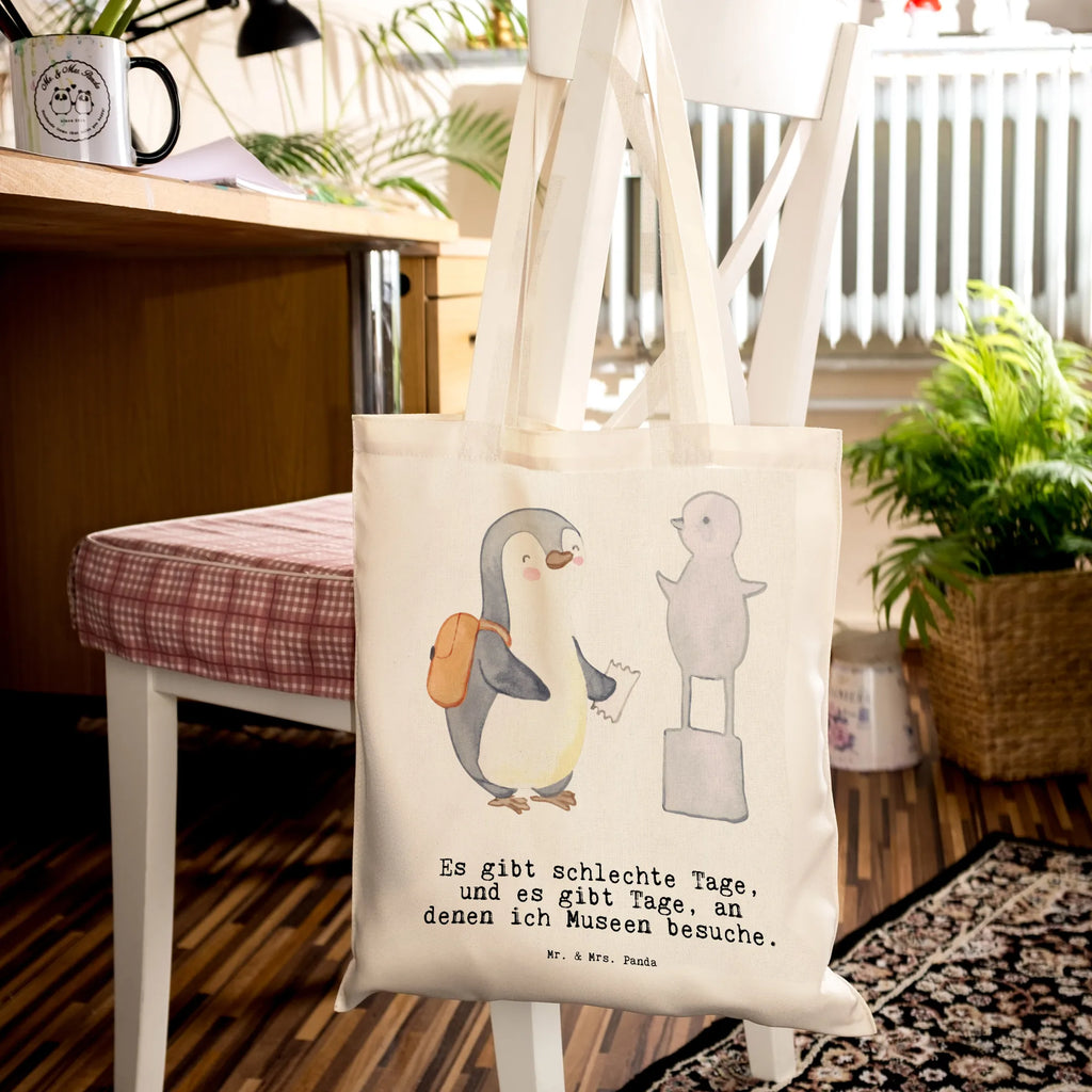 Tragetasche Pinguin Museum besuchen Beuteltasche, Beutel, Einkaufstasche, Jutebeutel, Stoffbeutel, Tasche, Shopper, Umhängetasche, Strandtasche, Schultertasche, Stofftasche, Tragetasche, Badetasche, Jutetasche, Einkaufstüte, Laptoptasche, Geschenk, Sport, Sportart, Hobby, Schenken, Danke, Dankeschön, Auszeichnung, Gewinn, Sportler, Museum besuchen, Museen