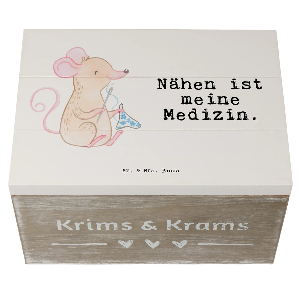 Holzkiste Maus Nähen Holzkiste, Kiste, Schatzkiste, Truhe, Schatulle, XXL, Erinnerungsbox, Erinnerungskiste, Dekokiste, Aufbewahrungsbox, Geschenkbox, Geschenkdose, Geschenk, Sport, Sportart, Hobby, Schenken, Danke, Dankeschön, Auszeichnung, Gewinn, Sportler, Nähen, kreatives Hobby, Nähkurs, Nähmaschine, DIY, Nähprojekte