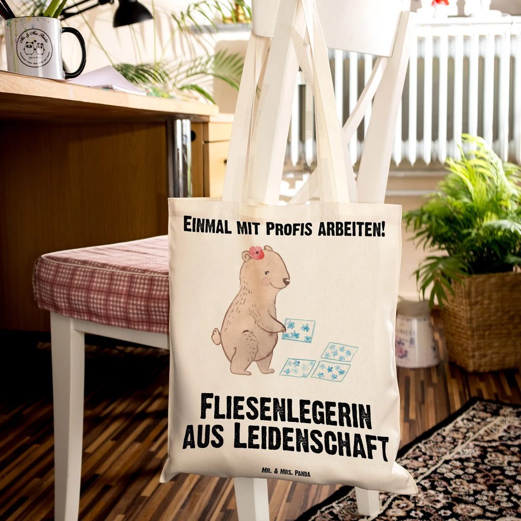 Tragetasche Fliesenlegerin aus Leidenschaft Beuteltasche, Beutel, Einkaufstasche, Jutebeutel, Stoffbeutel, Tasche, Shopper, Umhängetasche, Strandtasche, Schultertasche, Stofftasche, Tragetasche, Badetasche, Jutetasche, Einkaufstüte, Laptoptasche, Beruf, Ausbildung, Jubiläum, Abschied, Rente, Kollege, Kollegin, Geschenk, Schenken, Arbeitskollege, Mitarbeiter, Firma, Danke, Dankeschön, Fliesenlegerin, Gesellenprüfung, Fliesenlegermeisterin, Fliesenlegerbetrieb, Fliesenfachhandel, Handwerk