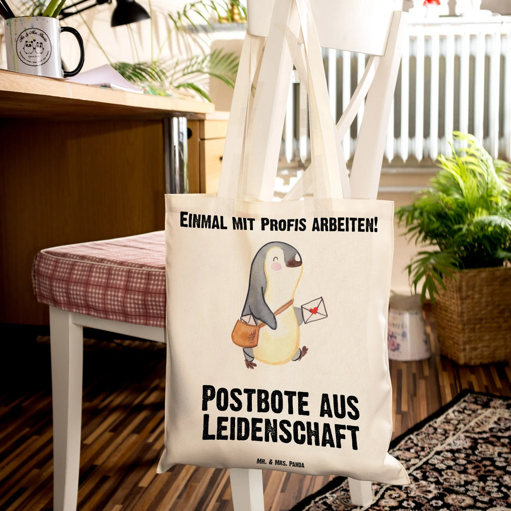 Tragetasche Postbote aus Leidenschaft Beuteltasche, Beutel, Einkaufstasche, Jutebeutel, Stoffbeutel, Tasche, Shopper, Umhängetasche, Strandtasche, Schultertasche, Stofftasche, Tragetasche, Badetasche, Jutetasche, Einkaufstüte, Laptoptasche, Beruf, Ausbildung, Jubiläum, Abschied, Rente, Kollege, Kollegin, Geschenk, Schenken, Arbeitskollege, Mitarbeiter, Firma, Danke, Dankeschön, Postbote, Briefzusteller, Briefträger, Postler