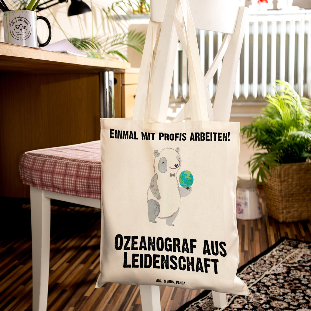 Tragetasche Ozeanograf aus Leidenschaft Beuteltasche, Beutel, Einkaufstasche, Jutebeutel, Stoffbeutel, Tasche, Shopper, Umhängetasche, Strandtasche, Schultertasche, Stofftasche, Tragetasche, Badetasche, Jutetasche, Einkaufstüte, Laptoptasche, Beruf, Ausbildung, Jubiläum, Abschied, Rente, Kollege, Kollegin, Geschenk, Schenken, Arbeitskollege, Mitarbeiter, Firma, Danke, Dankeschön, Ozeanograf, Meeresbiologe, Meereskundler, Naturwissenschaftler, Meeresforscher, maritime Forschung, Studium