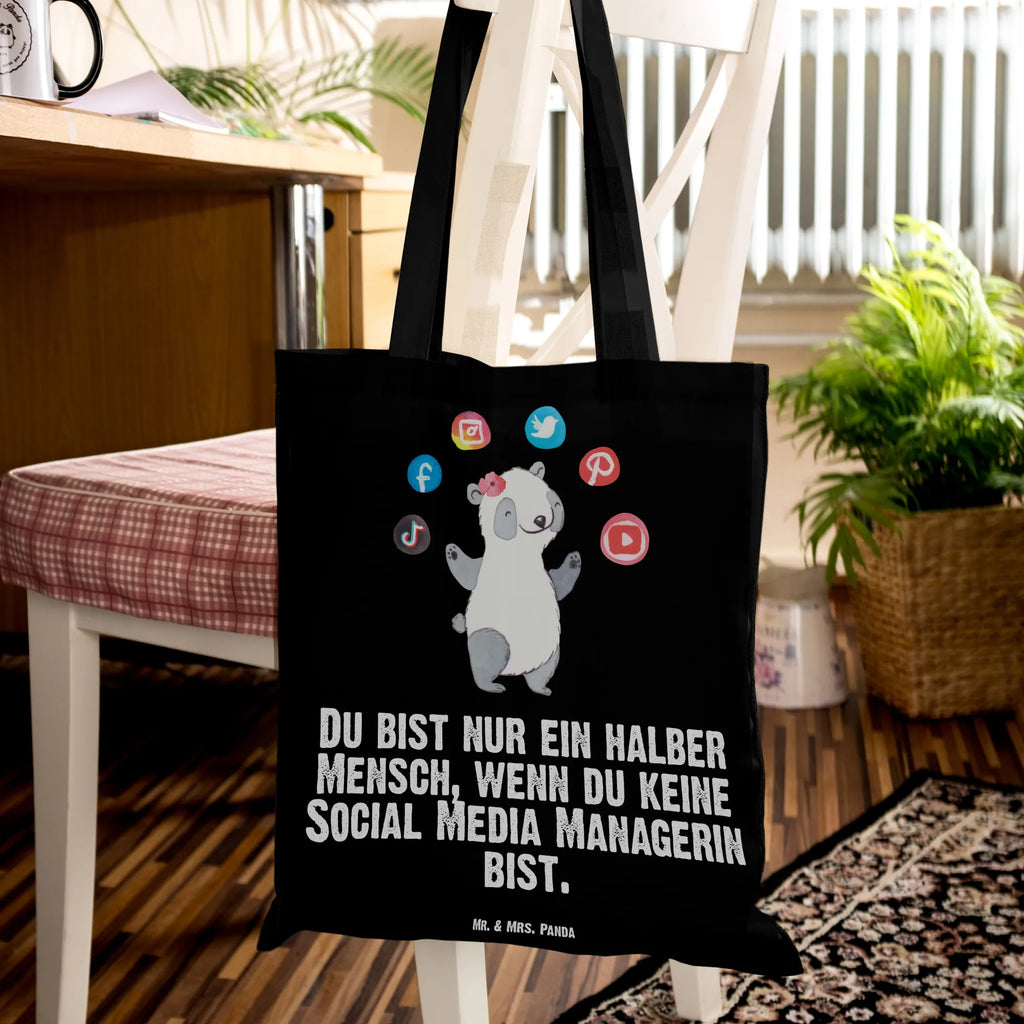 Tragetasche Social Media Managerin Herz Beuteltasche, Beutel, Einkaufstasche, Jutebeutel, Stoffbeutel, Tasche, Shopper, Umhängetasche, Strandtasche, Schultertasche, Stofftasche, Tragetasche, Badetasche, Jutetasche, Einkaufstüte, Laptoptasche, Beruf, Ausbildung, Jubiläum, Abschied, Rente, Kollege, Kollegin, Geschenk, Schenken, Arbeitskollege, Mitarbeiter, Firma, Danke, Dankeschön