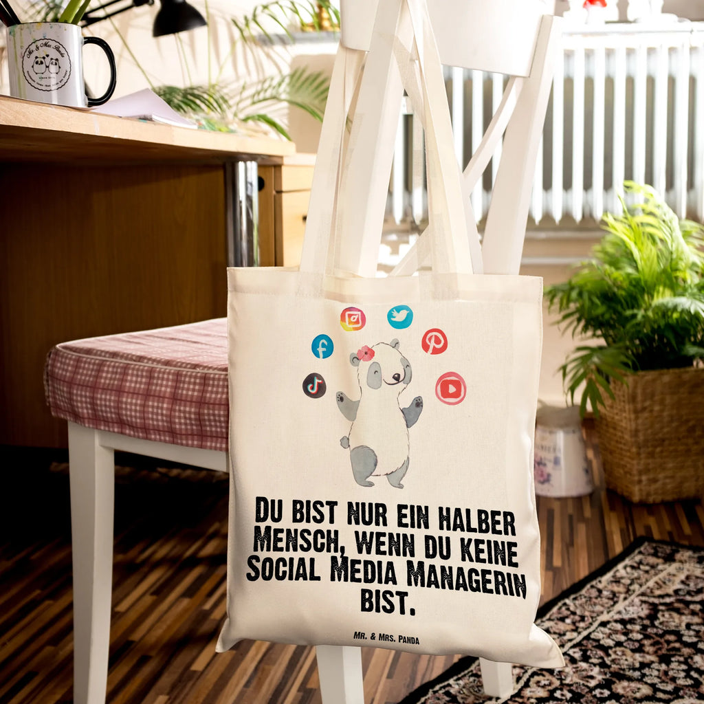 Tragetasche Social Media Managerin Herz Beuteltasche, Beutel, Einkaufstasche, Jutebeutel, Stoffbeutel, Tasche, Shopper, Umhängetasche, Strandtasche, Schultertasche, Stofftasche, Tragetasche, Badetasche, Jutetasche, Einkaufstüte, Laptoptasche, Beruf, Ausbildung, Jubiläum, Abschied, Rente, Kollege, Kollegin, Geschenk, Schenken, Arbeitskollege, Mitarbeiter, Firma, Danke, Dankeschön