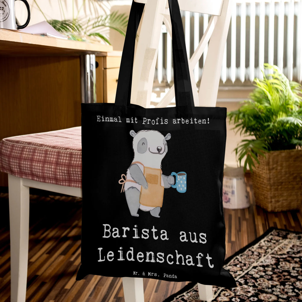 Tragetasche Barista aus Leidenschaft Beuteltasche, Beutel, Einkaufstasche, Jutebeutel, Stoffbeutel, Tasche, Shopper, Umhängetasche, Strandtasche, Schultertasche, Stofftasche, Tragetasche, Badetasche, Jutetasche, Einkaufstüte, Laptoptasche, Beruf, Ausbildung, Jubiläum, Abschied, Rente, Kollege, Kollegin, Geschenk, Schenken, Arbeitskollege, Mitarbeiter, Firma, Danke, Dankeschön, Barista, Eröffnung Cafe, Kaffee