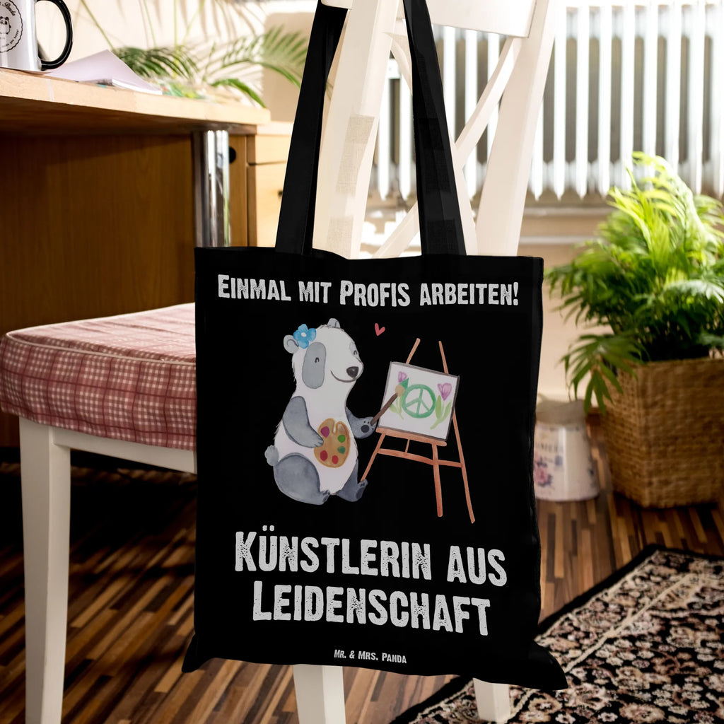 Tragetasche Künstlerin aus Leidenschaft Beuteltasche, Beutel, Einkaufstasche, Jutebeutel, Stoffbeutel, Tasche, Shopper, Umhängetasche, Strandtasche, Schultertasche, Stofftasche, Tragetasche, Badetasche, Jutetasche, Einkaufstüte, Laptoptasche, Beruf, Ausbildung, Jubiläum, Abschied, Rente, Kollege, Kollegin, Geschenk, Schenken, Arbeitskollege, Mitarbeiter, Firma, Danke, Dankeschön, Künstlerin, Malerin, Kunstmalerin, Galerie Eröffnung, Kunstschule