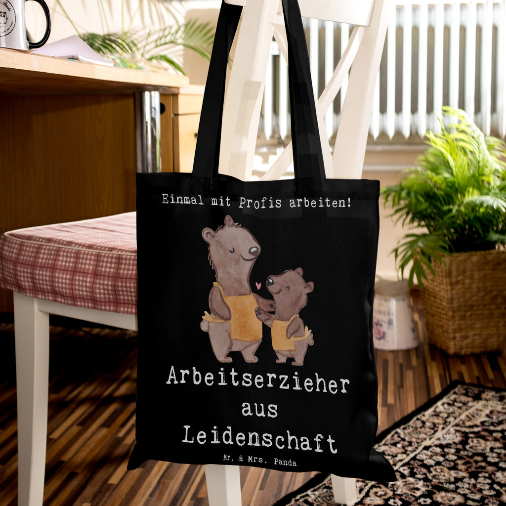 Tragetasche Arbeitserzieher aus Leidenschaft Beuteltasche, Beutel, Einkaufstasche, Jutebeutel, Stoffbeutel, Tasche, Shopper, Umhängetasche, Strandtasche, Schultertasche, Stofftasche, Tragetasche, Badetasche, Jutetasche, Einkaufstüte, Laptoptasche, Beruf, Ausbildung, Jubiläum, Abschied, Rente, Kollege, Kollegin, Geschenk, Schenken, Arbeitskollege, Mitarbeiter, Firma, Danke, Dankeschön, Arbeitserzieher, Arbeitspädagoge, Studium