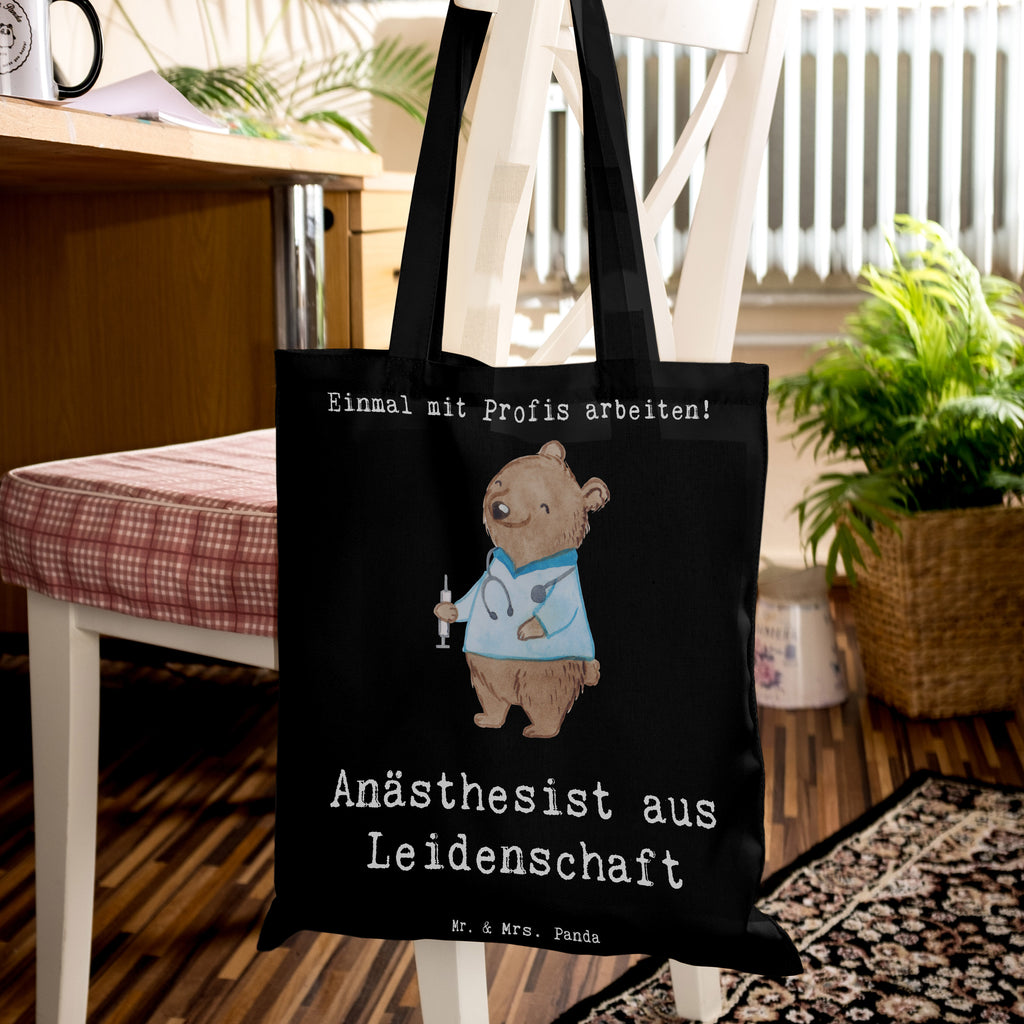 Tragetasche Anästhesist aus Leidenschaft Beuteltasche, Beutel, Einkaufstasche, Jutebeutel, Stoffbeutel, Tasche, Shopper, Umhängetasche, Strandtasche, Schultertasche, Stofftasche, Tragetasche, Badetasche, Jutetasche, Einkaufstüte, Laptoptasche, Beruf, Ausbildung, Jubiläum, Abschied, Rente, Kollege, Kollegin, Geschenk, Schenken, Arbeitskollege, Mitarbeiter, Firma, Danke, Dankeschön, Anästhesist, Narkosearzt, Anästhesie, Krankenhaus, Studium