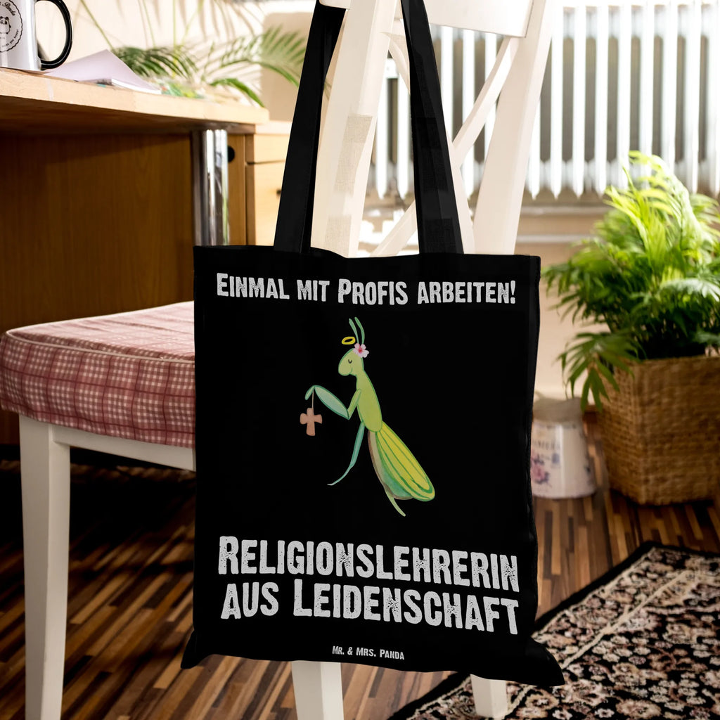 Tragetasche Religionslehrerin aus Leidenschaft Beuteltasche, Beutel, Einkaufstasche, Jutebeutel, Stoffbeutel, Tasche, Shopper, Umhängetasche, Strandtasche, Schultertasche, Stofftasche, Tragetasche, Badetasche, Jutetasche, Einkaufstüte, Laptoptasche, Beruf, Ausbildung, Jubiläum, Abschied, Rente, Kollege, Kollegin, Geschenk, Schenken, Arbeitskollege, Mitarbeiter, Firma, Danke, Dankeschön, Religionslehrerin, Reli Lehrerin, Schule, Grundschule