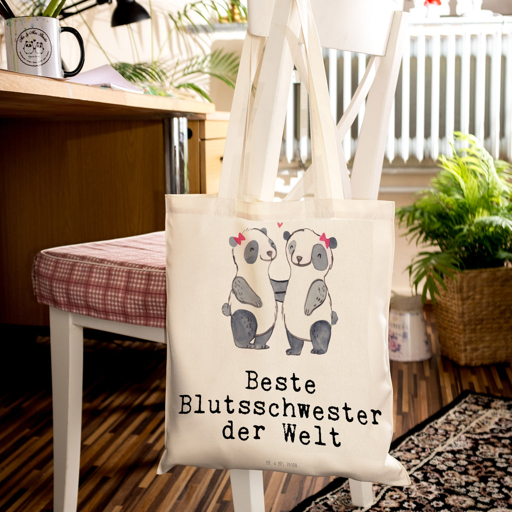 Tragetasche Panda Beste Blutsschwester der Welt Beuteltasche, Beutel, Einkaufstasche, Jutebeutel, Stoffbeutel, Tasche, Shopper, Umhängetasche, Strandtasche, Schultertasche, Stofftasche, Tragetasche, Badetasche, Jutetasche, Einkaufstüte, Laptoptasche, für, Dankeschön, Geschenk, Schenken, Geburtstag, Geburtstagsgeschenk, Geschenkidee, Danke, Bedanken, Mitbringsel, Freude machen, Geschenktipp, Blutsschwester, Blutsgeschwister, Freundin, Bae, Schwestern, Schwester, Geschwister, Schwesterherz, Sister, Familie, Kleinigkeit, Beste, Tochter, Liebe