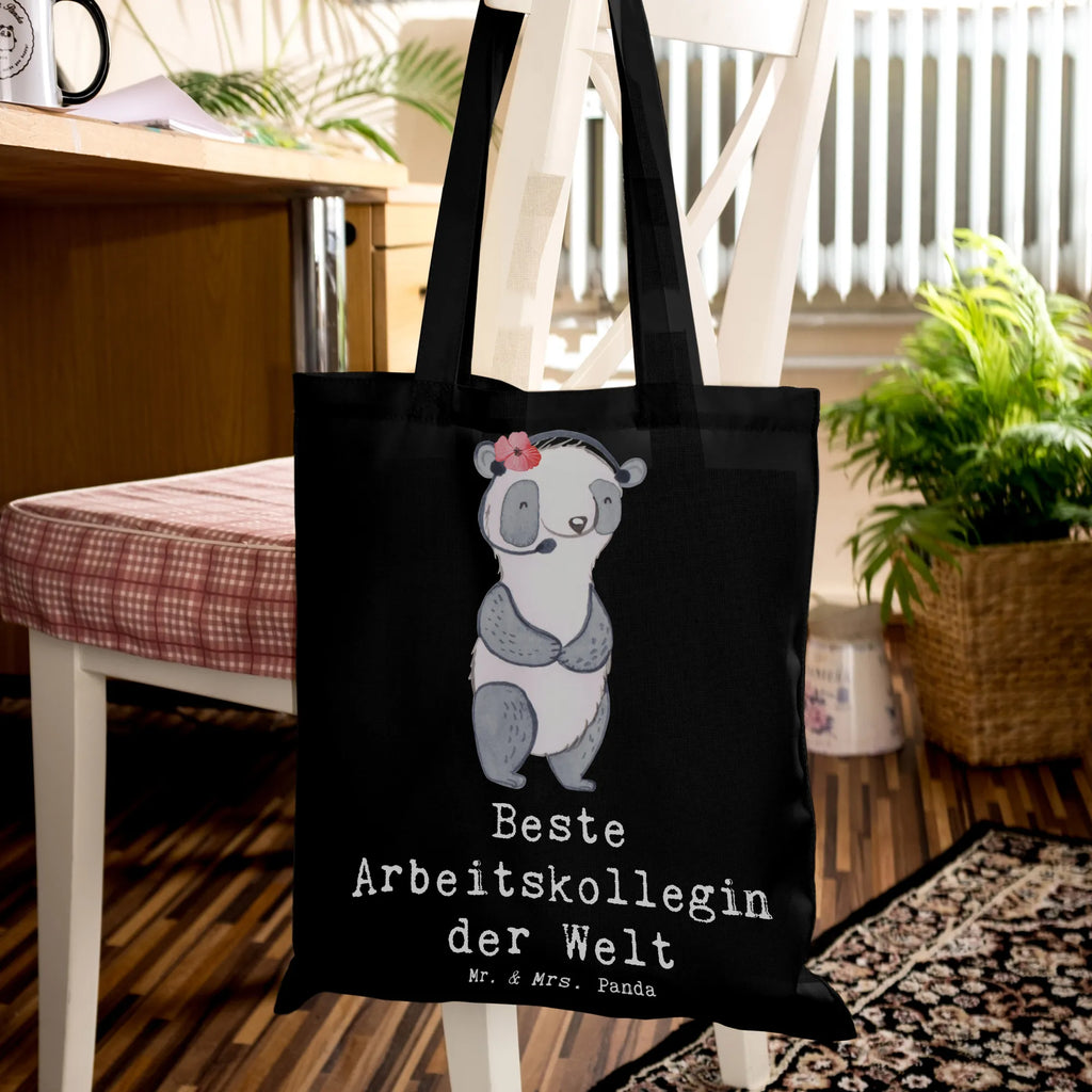 Tragetasche Panda Beste Arbeitskollegin der Welt Beuteltasche, Beutel, Einkaufstasche, Jutebeutel, Stoffbeutel, Tasche, Shopper, Umhängetasche, Strandtasche, Schultertasche, Stofftasche, Tragetasche, Badetasche, Jutetasche, Einkaufstüte, Laptoptasche, für, Dankeschön, Geschenk, Schenken, Geburtstag, Geburtstagsgeschenk, Geschenkidee, Danke, Bedanken, Mitbringsel, Freude machen, Geschenktipp, Arbeitskollegin, Kollegin, Freundin, Büro, Abschiedsgeschenk, Ruhestand, Arbeit, Mitarbeiterin, Berufsgenossin, Beruf