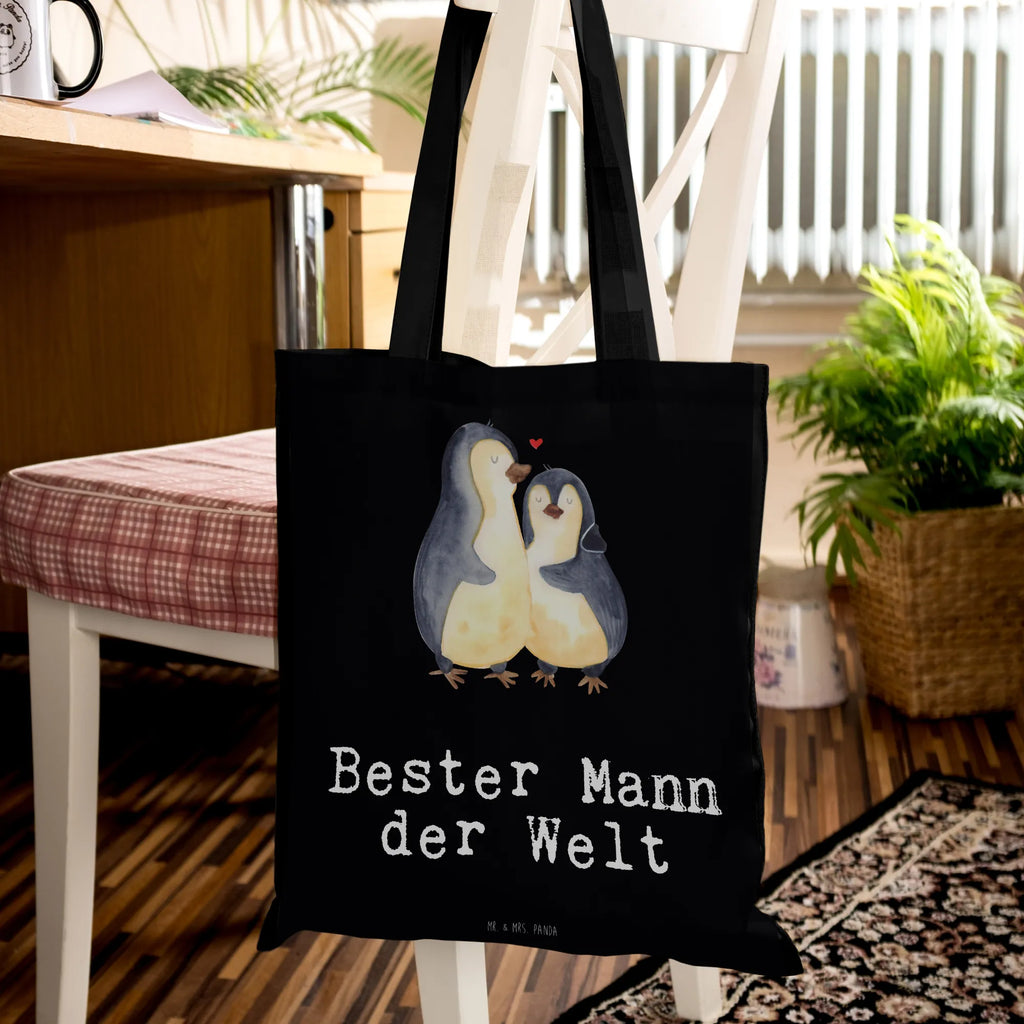 Tragetasche Pinguin Bester Mann der Welt Beuteltasche, Beutel, Einkaufstasche, Jutebeutel, Stoffbeutel, Tasche, Shopper, Umhängetasche, Strandtasche, Schultertasche, Stofftasche, Tragetasche, Badetasche, Jutetasche, Einkaufstüte, Laptoptasche, für, Dankeschön, Geschenk, Schenken, Geburtstag, Geburtstagsgeschenk, Geschenkidee, Danke, Bedanken, Mitbringsel, Freude machen, Geschenktipp, Ehemann, Beste, Mann, Partner, Freund, Traummann, Liebling, Ehepartner, Ehe, Gatte, Lebensgefährte, Bräutigam, Kleinigkeit