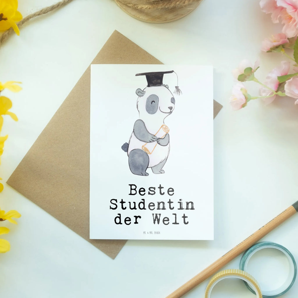 Grußkarte Panda Beste Studentin der Welt Grußkarte, Klappkarte, Einladungskarte, Glückwunschkarte, Hochzeitskarte, Geburtstagskarte, Karte, Ansichtskarten, für, Dankeschön, Geschenk, Schenken, Geburtstag, Geburtstagsgeschenk, Geschenkidee, Danke, Bedanken, Mitbringsel, Freude machen, Geschenktipp, Studentin, Studium, Tochter, Spaß, Musterschülerin, lustig, Studienabschluss, witzig, Universität, Abschluss, Alumni, Uni, Studenten, Hochschule