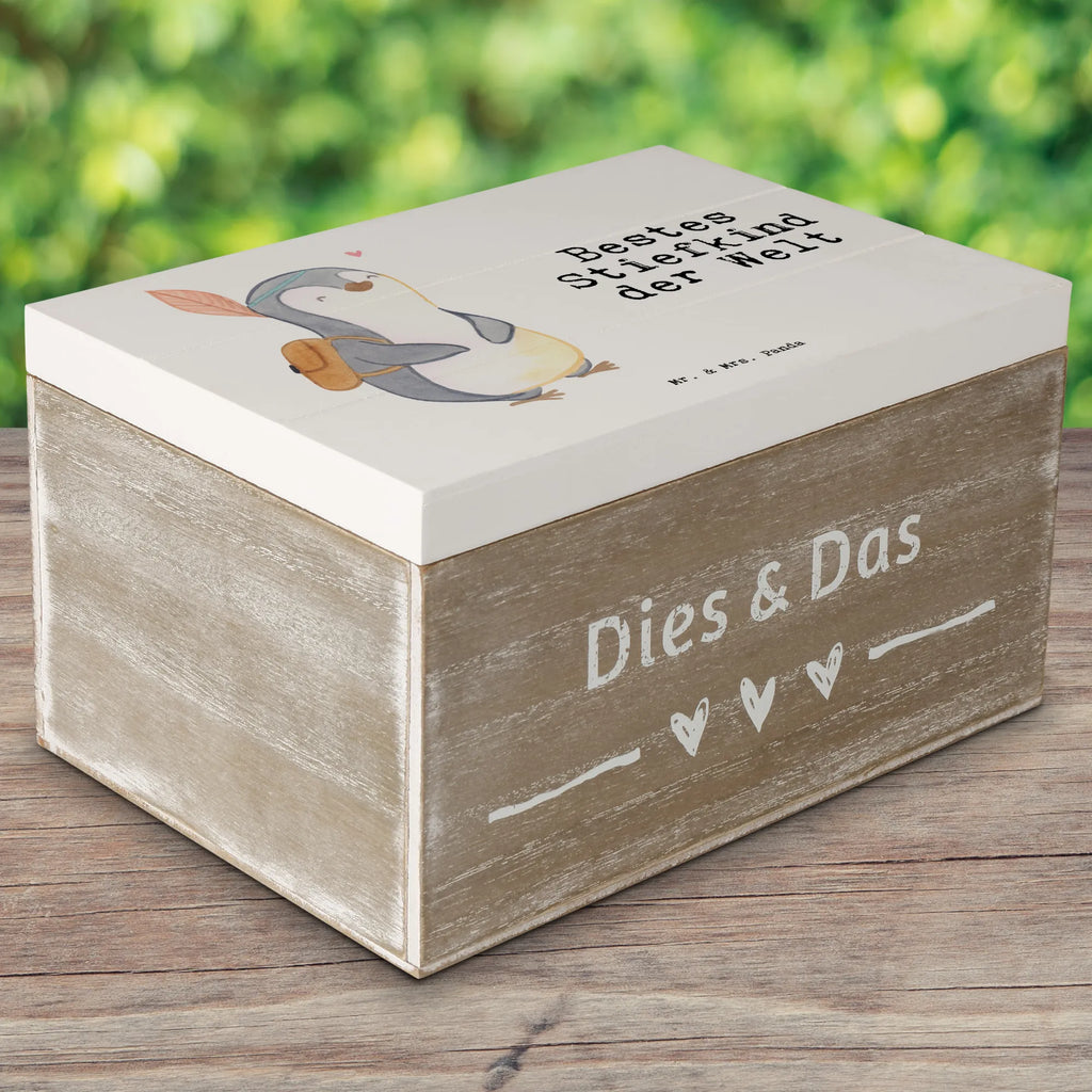 Holzkiste Pinguin Bestes Stiefkind der Welt Holzkiste, Kiste, Schatzkiste, Truhe, Schatulle, XXL, Erinnerungsbox, Erinnerungskiste, Dekokiste, Aufbewahrungsbox, Geschenkbox, Geschenkdose, für, Dankeschön, Geschenk, Schenken, Geburtstag, Geburtstagsgeschenk, Geschenkidee, Danke, Bedanken, Mitbringsel, Freude machen, Geschenktipp, Stiefkind, angeheiratet, Kinder, Kind, Kid, Kids, Kiddy, Bestes, Tochter, Sohn, Nachwuchs, Geburt, Liebling, Taufe