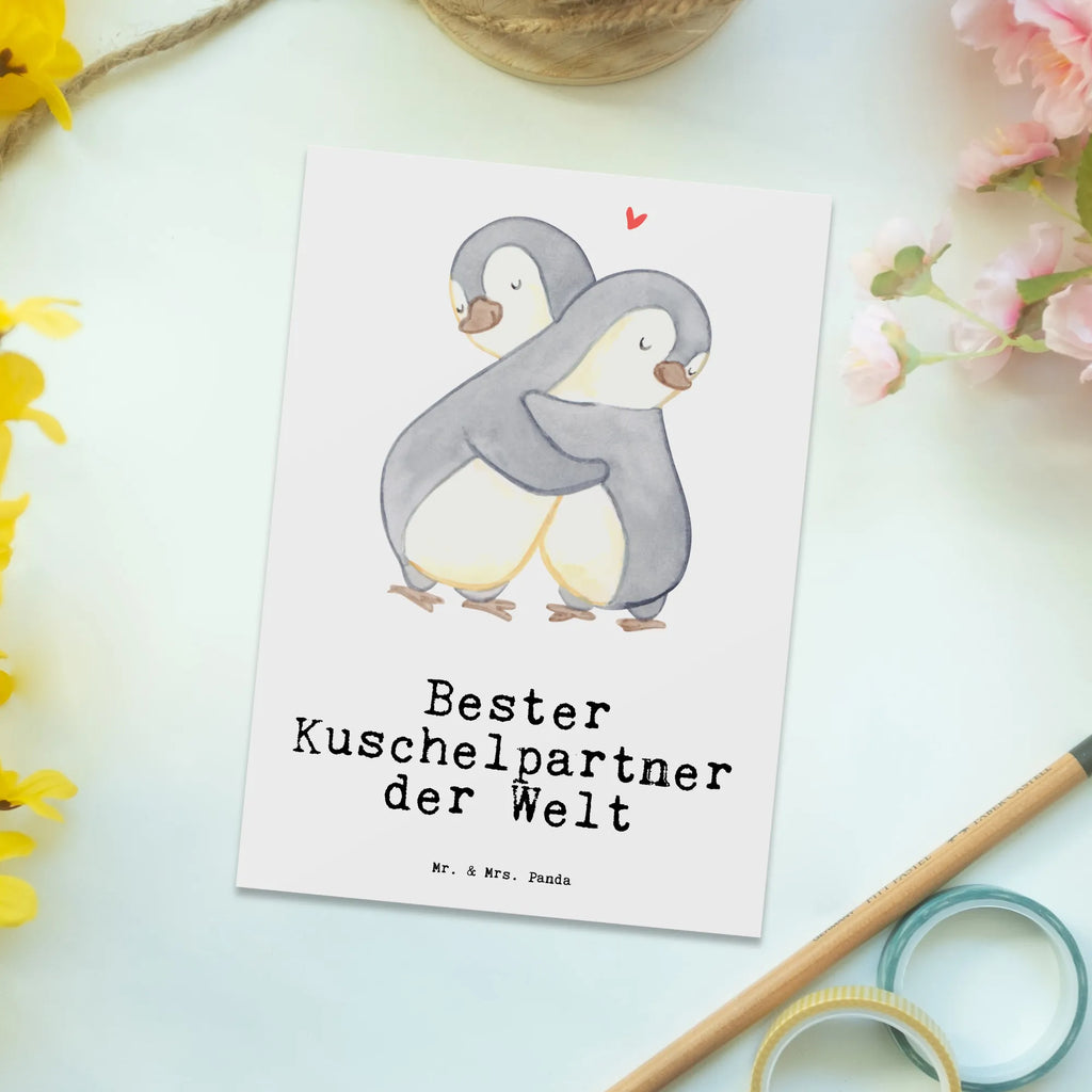 Postkarte Pinguin Bester Kuschelpartner der Welt Postkarte, Karte, Geschenkkarte, Grußkarte, Einladung, Ansichtskarte, Geburtstagskarte, Einladungskarte, Dankeskarte, Ansichtskarten, Einladung Geburtstag, Einladungskarten Geburtstag, für, Dankeschön, Geschenk, Schenken, Geburtstag, Geburtstagsgeschenk, Geschenkidee, Danke, Bedanken, Mitbringsel, Freude machen, Geschenktipp, Kuschelpartner, Lebenspartner, Ehepartner, Partner, Ehemann, Ehefrau, Kuscheln, Bett, Liebe, Freund, Freundin, Hochzeitstag, verliebt