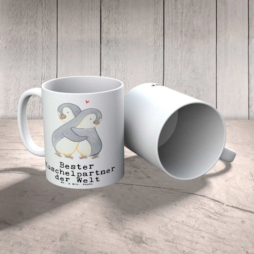 Tasse Pinguin Bester Kuschelpartner der Welt Tasse, Kaffeetasse, Teetasse, Becher, Kaffeebecher, Teebecher, Keramiktasse, Porzellantasse, Büro Tasse, Geschenk Tasse, Tasse Sprüche, Tasse Motive, Kaffeetassen, Tasse bedrucken, Designer Tasse, Cappuccino Tassen, Schöne Teetassen, für, Dankeschön, Geschenk, Schenken, Geburtstag, Geburtstagsgeschenk, Geschenkidee, Danke, Bedanken, Mitbringsel, Freude machen, Geschenktipp, Kuschelpartner, Lebenspartner, Ehepartner, Partner, Ehemann, Ehefrau, Kuscheln, Bett, Liebe, Freund, Freundin, Hochzeitstag, verliebt